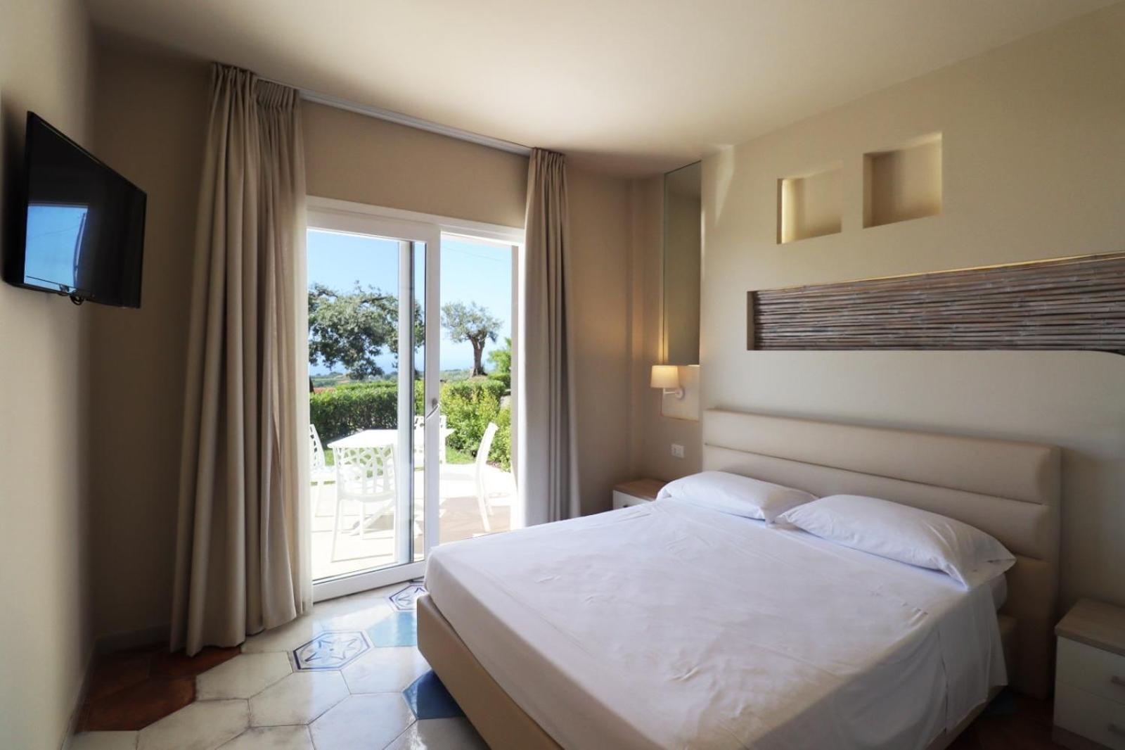 Borgo San Cosmo Tropea Bed & Breakfast Brattiro Ngoại thất bức ảnh